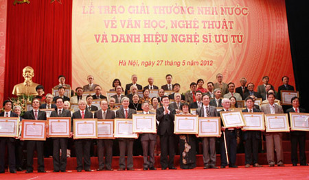 Giải thưởng Hồ Chí Minh, Giải thưởng Nhà nước về văn học nghệ thuật được trao 5 năm/lần.